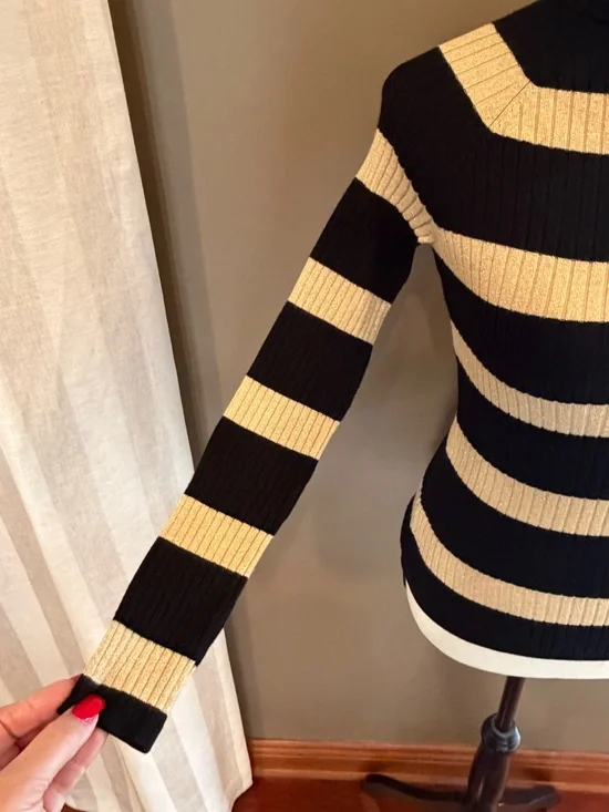 International Concepts Black & Gold striped ribbed turtleneck sweater, Size Med - Picture 4 of 9